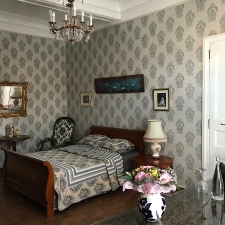 Chez Les Artistes 호텔 Servian 외부 사진